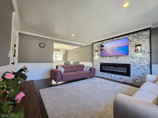 $3,250 | 229 Lakewood Drive, Unit 2, Bloomfield, NJ 07003