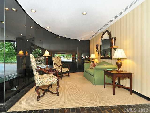 940 Cherokee Road, Unit B4 Charlotte, NC 28207 - Photo 16 of 16 Gallery Image 16
