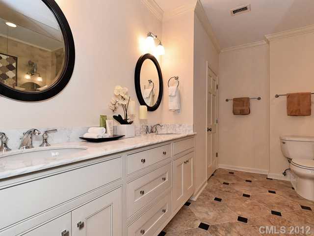 940 Cherokee Road, Unit B4 Charlotte, NC 28207 - Photo 10 of 16 Gallery Image 10