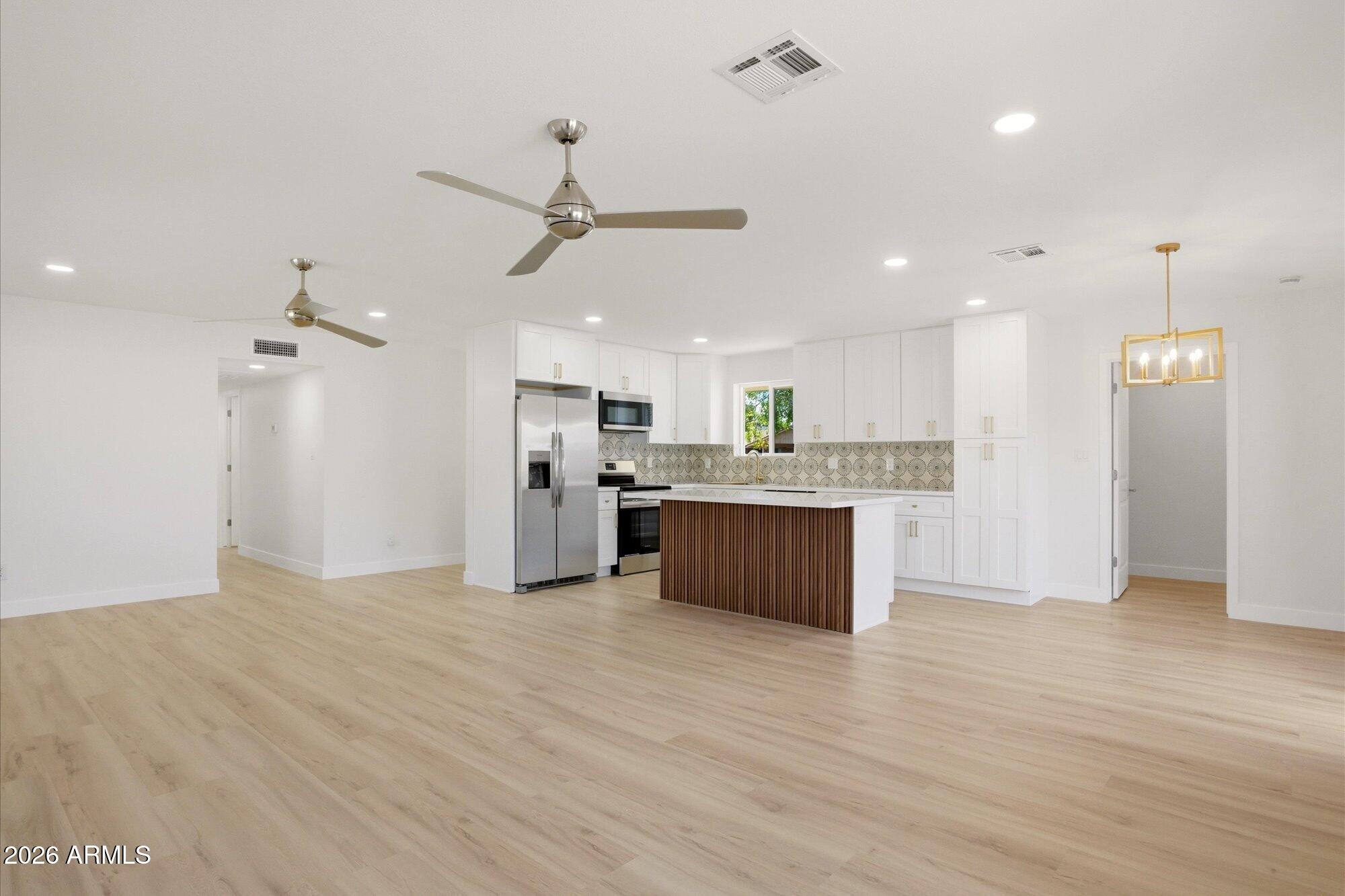5222 West Hatcher Road Glendale, AZ 85302 - Photo 4 of 26 Gallery Image 4