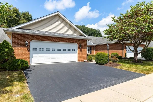 $369,000 | 118 Red Oaks Drive, Staunton, VA 24401