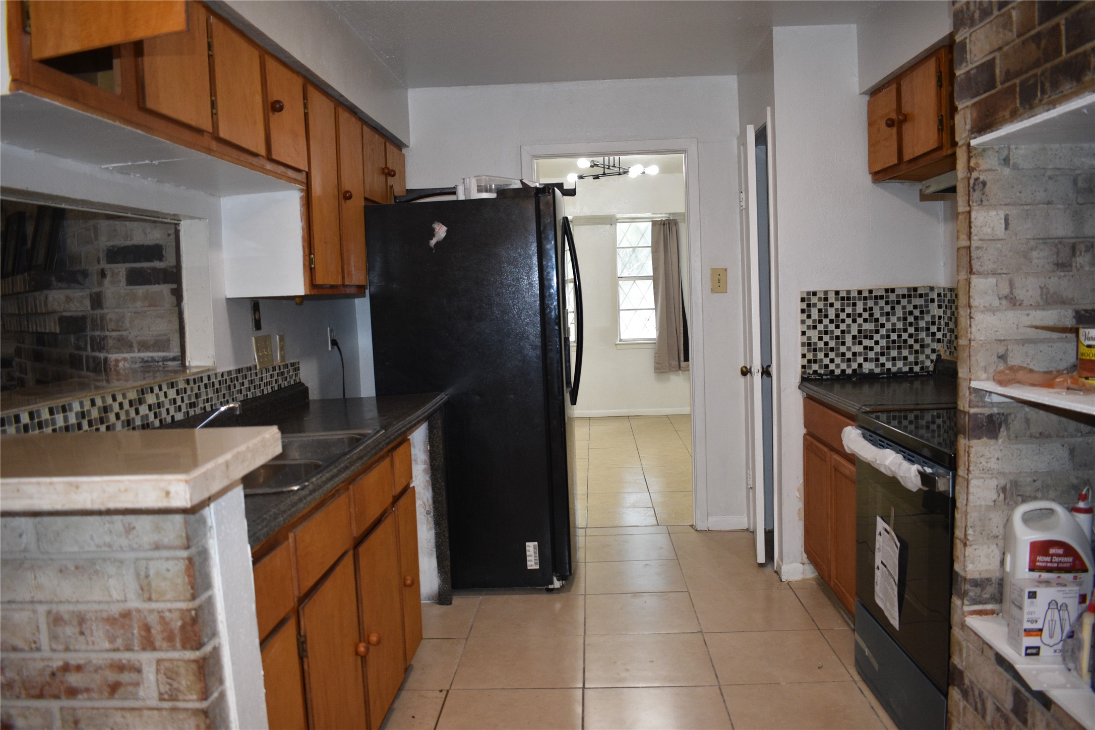 6718 Rowell Court Houston, TX 77489 - Photo 5 of 12 kitchen