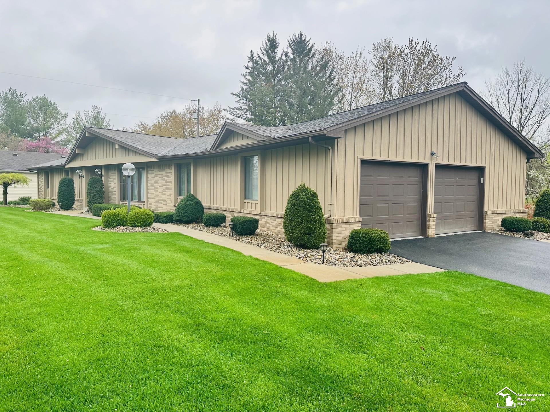 2057 West State Line Road Temperance, MI 48182 - Photo 5 of 35