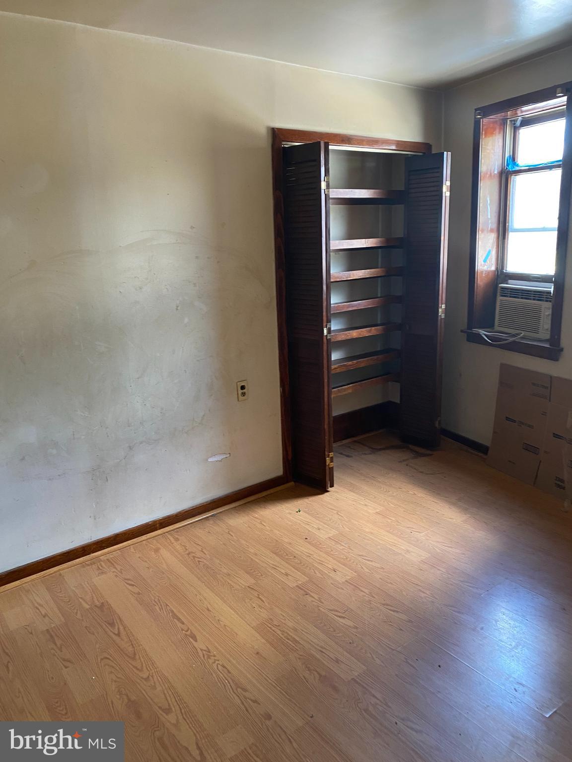 6007 Rising Sun Avenue Philadelphia, PA 19111 - Photo 2 of 4