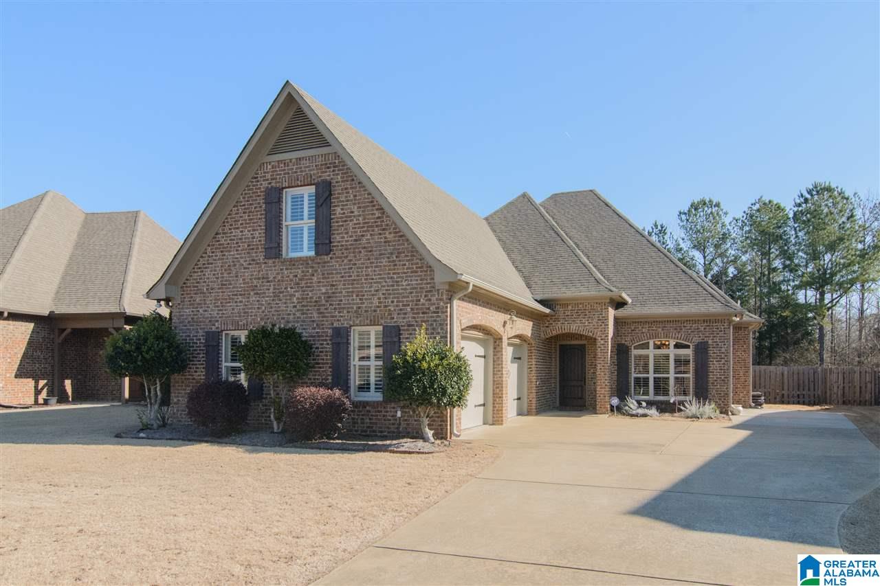 260 Lacey Avenue Alabaster, AL 35114 - Photo 2 of 46