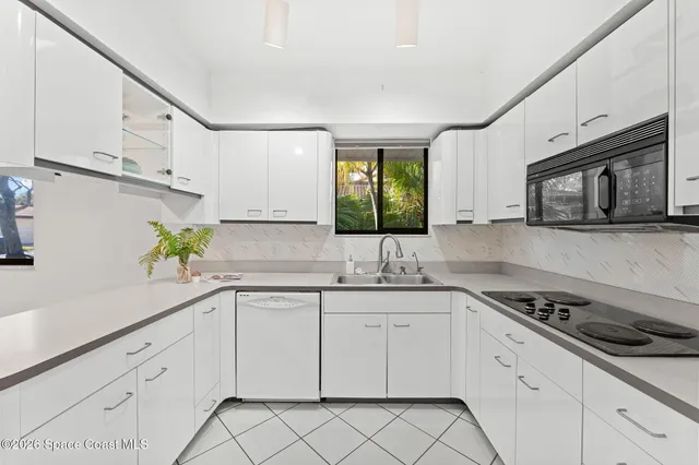 $335,000 | 802 Parkside Place, Unit 802, Indian Harbour Beach, FL 32937