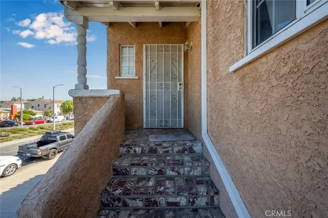 $899,900 | 6050 Northside Drive, East Los Angeles, CA 90022