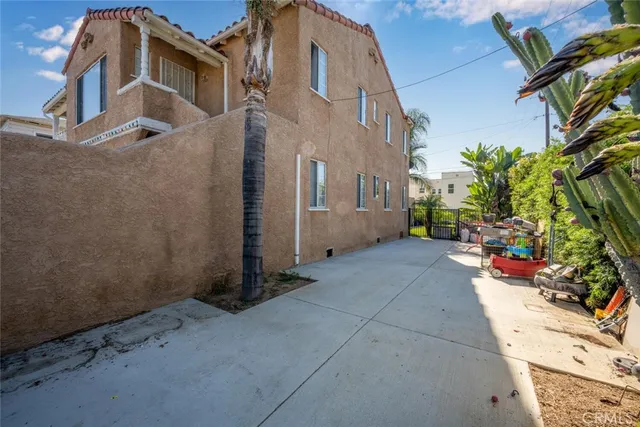 $899,900 | 6050 Northside Drive, East Los Angeles, CA 90022