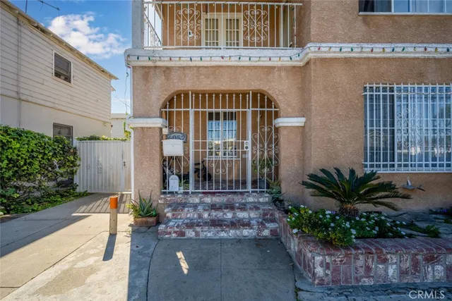 $899,900 | 6050 Northside Drive, East Los Angeles, CA 90022