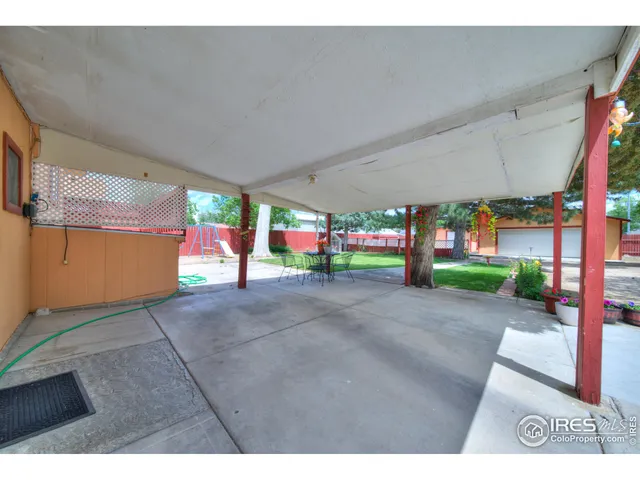 a view of a outdoor space