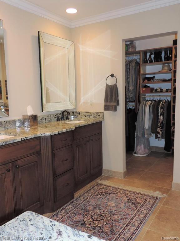 980 Golfview Court Rochester Hills, MI 48307 - Photo 28 of 43
