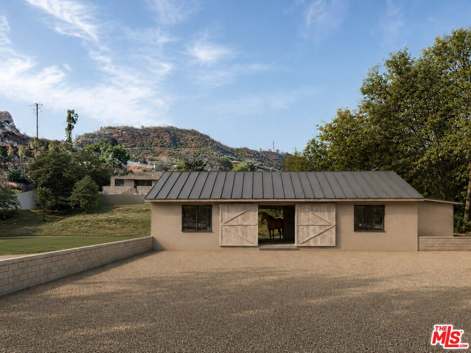 570 Schueren Road Malibu, CA 90265 - Photo 19 of 29
