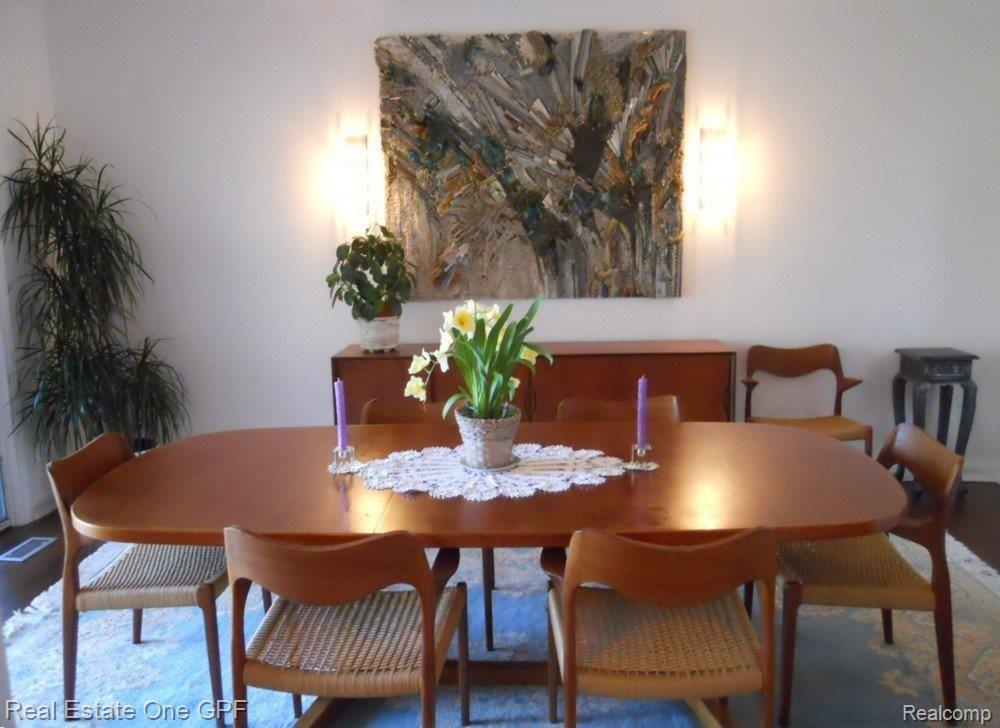 866 Lake Shore Road Grosse Pointe, MI 48236 - Photo 9 of 25 9 494 dining room