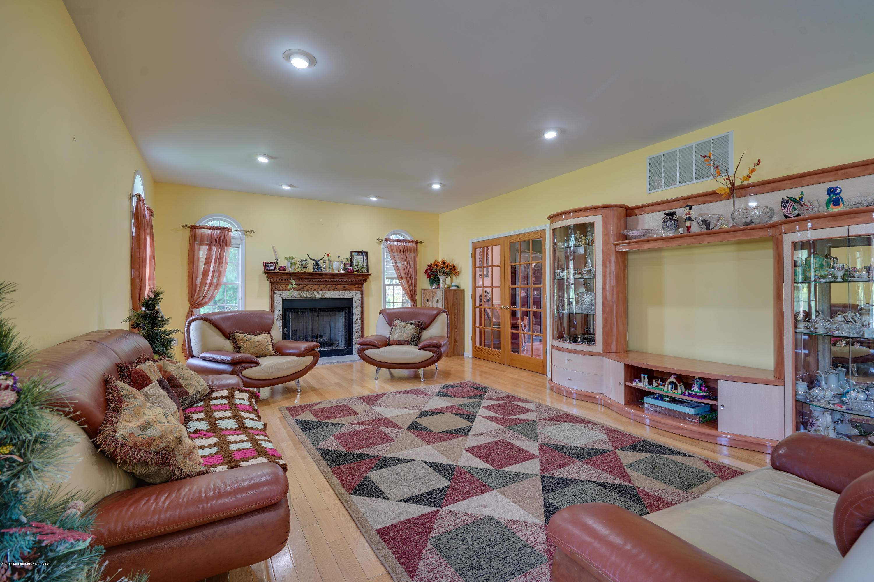 12 Leiden Road Freehold, NJ 07728 - Photo 9 of 43 Slav - 12 Leiden Road Freehold-19