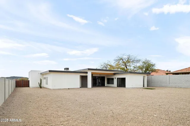 $5,500 | 14025 North 11th Place, Phoenix, AZ 85022