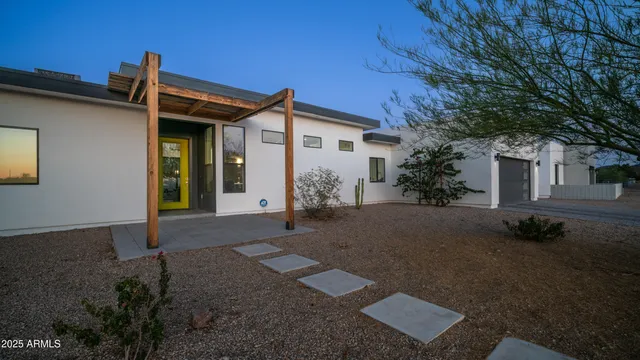 $5,500 | 14025 North 11th Place, Phoenix, AZ 85022