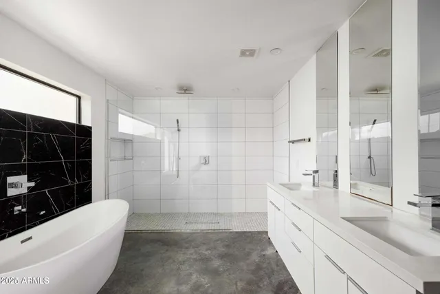 $5,500 | 14025 North 11th Place, Phoenix, AZ 85022