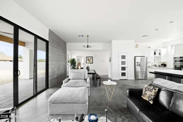 $5,500 | 14025 North 11th Place, Phoenix, AZ 85022