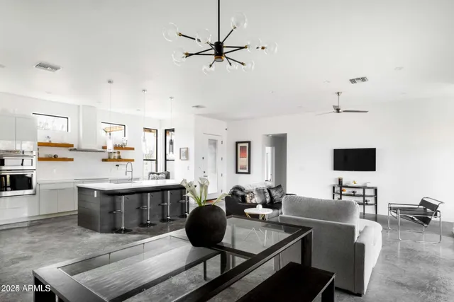 $5,500 | 14025 North 11th Place, Phoenix, AZ 85022