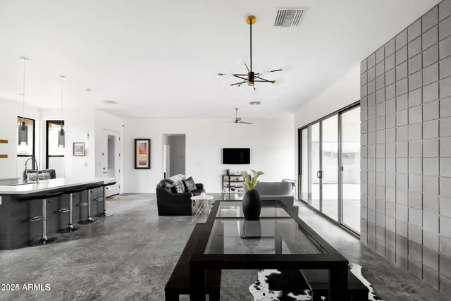 $5,500 | 14025 North 11th Place, Phoenix, AZ 85022