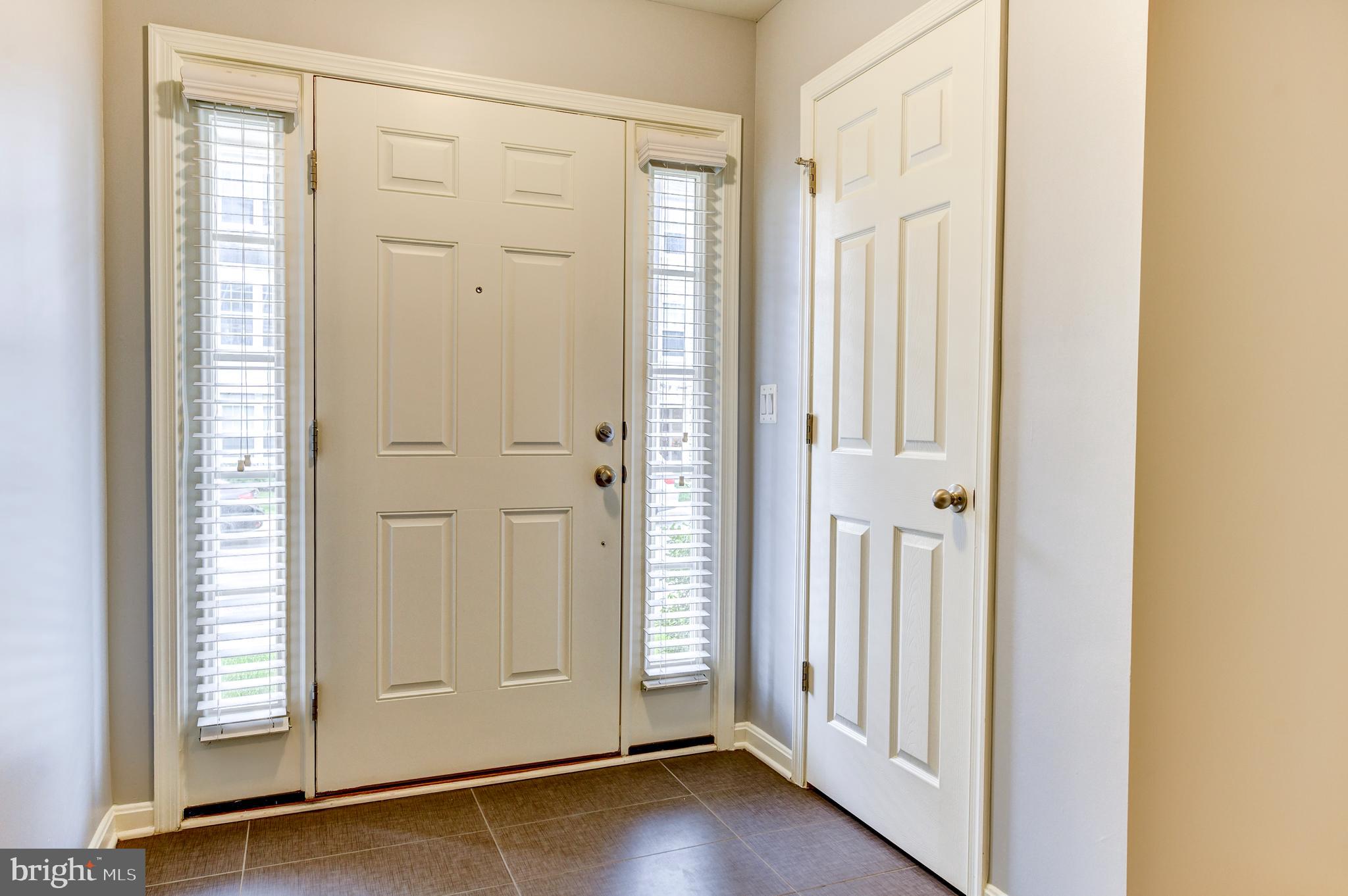 44104 Turf Field Square Chantilly, VA 20152 - Photo 2 of 38