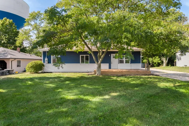 $299,900 | 3118 Cleveland Avenue, St. Joseph, MI 49085