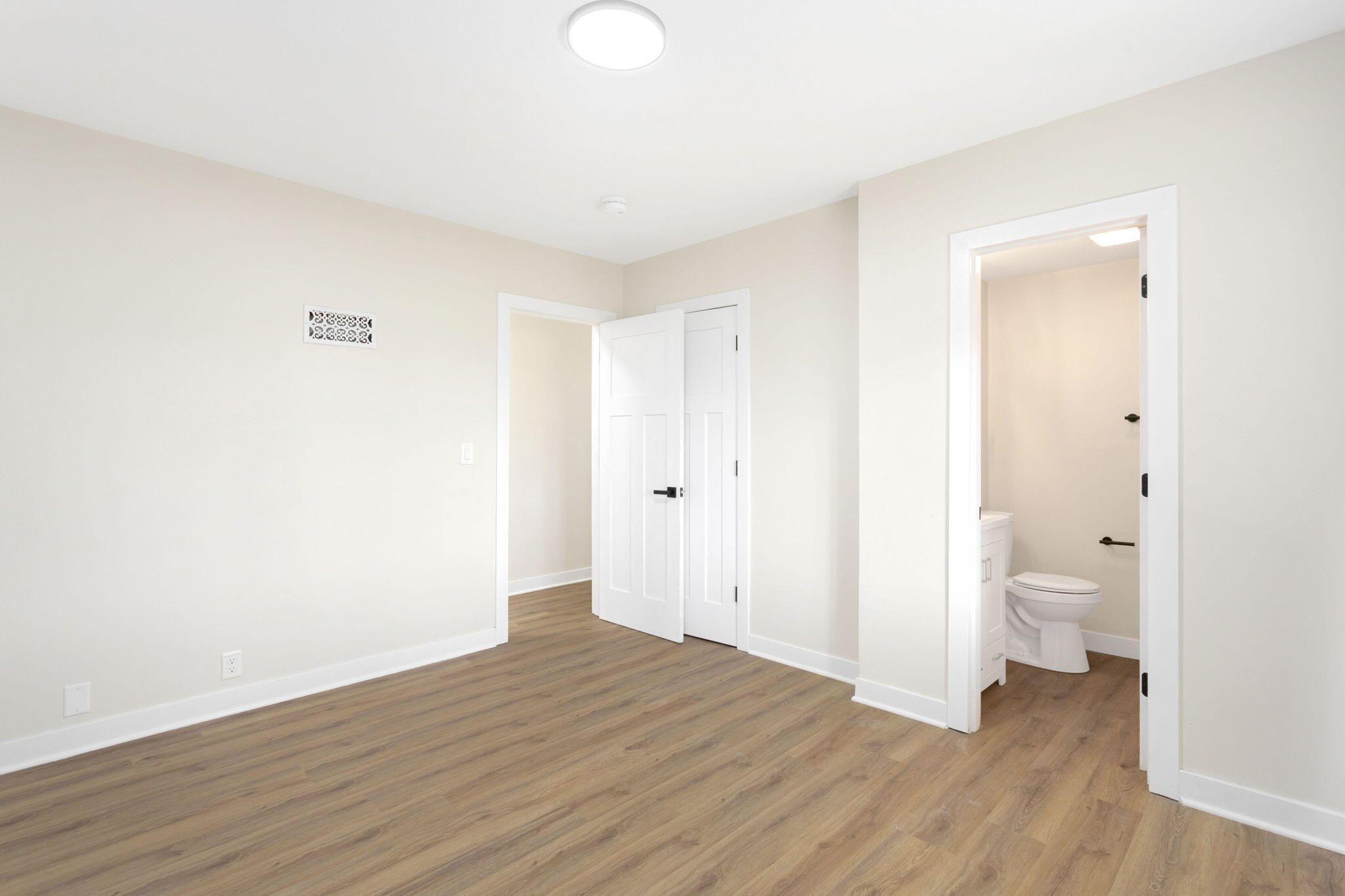 3118 Cleveland Avenue St. Joseph, MI 49085 - Photo 13 of 29 12-web-or-mls-001 (12)