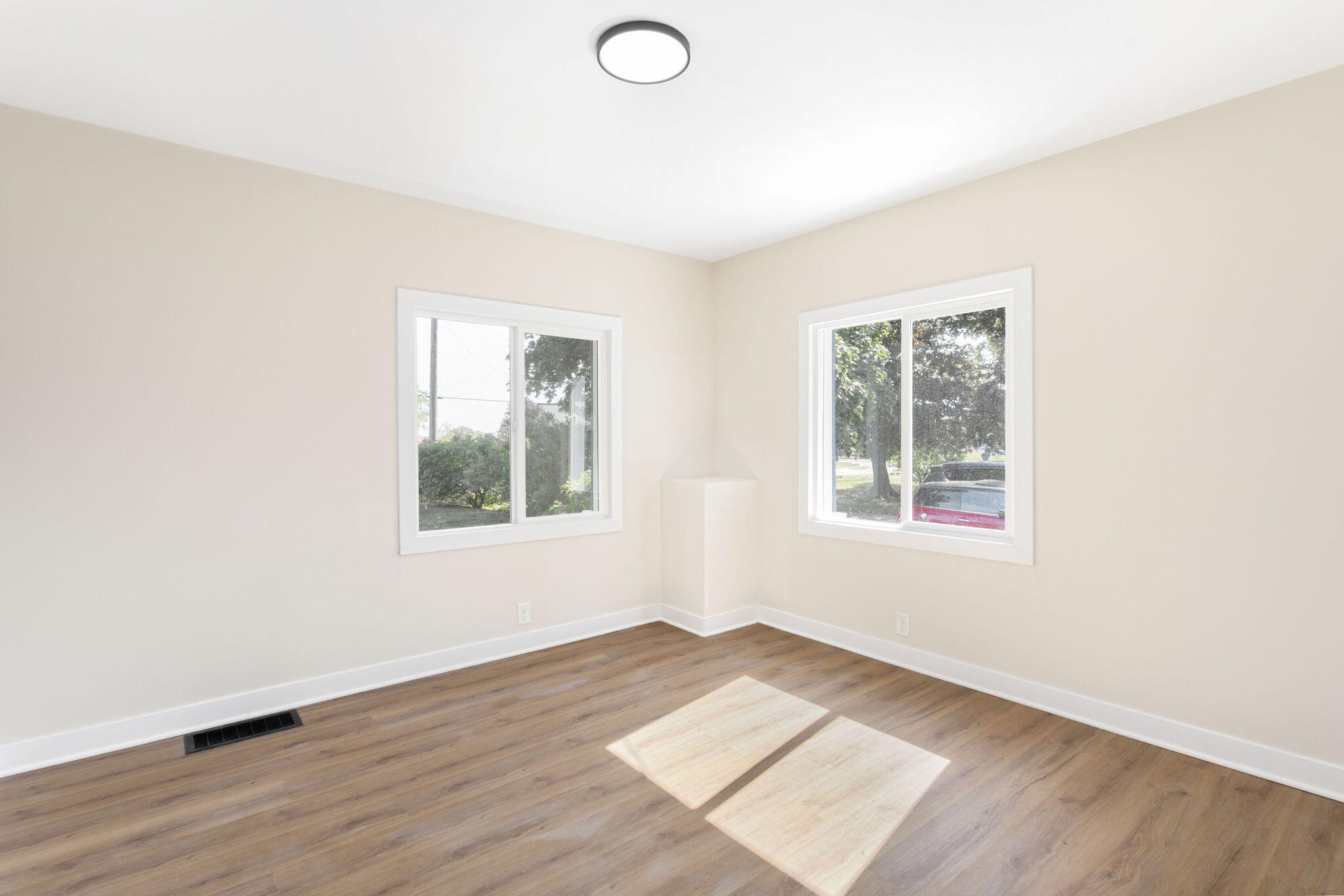 3118 Cleveland Avenue St. Joseph, MI 49085 - Photo 16 of 29 16-web-or-mls-001 (16)