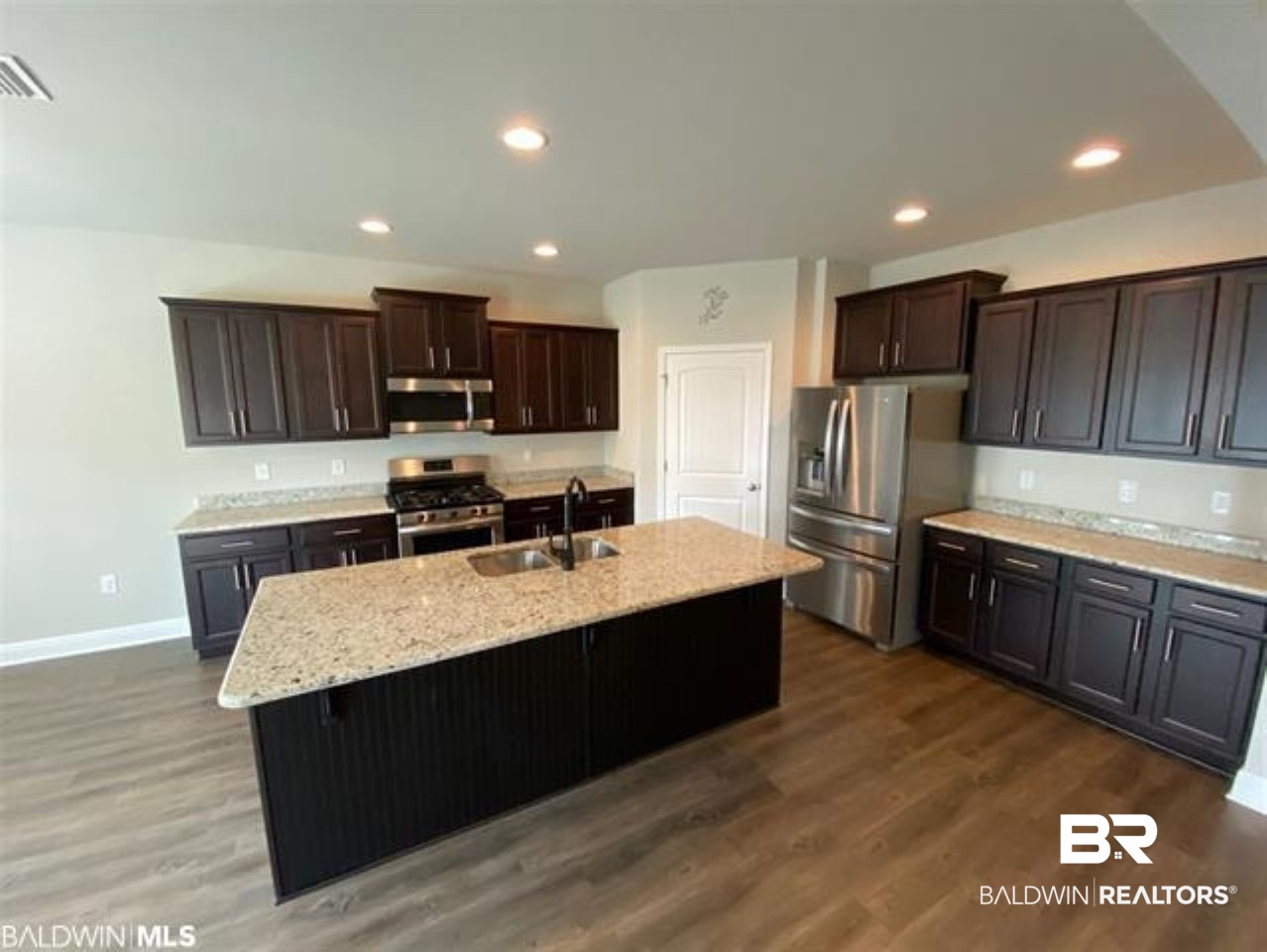 2045 Bourbon Street Foley, AL 36535 - Photo 2 of 9 Kitchen