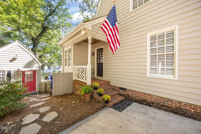 $575,000 | 2204 Middlefield Court, Raleigh, NC 27615