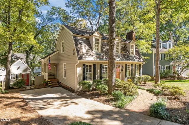 $575,000 | 2204 Middlefield Court, Raleigh, NC 27615