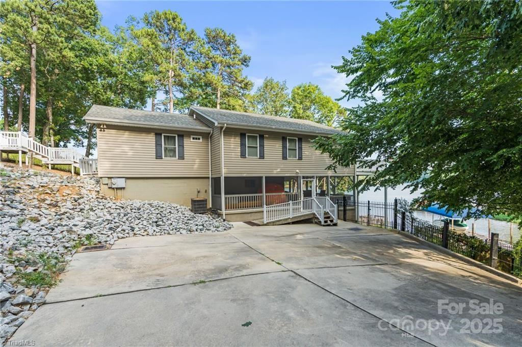 592 Shoreline Road New London, NC 28127 - Photo 8 of 37 Gallery Image 8