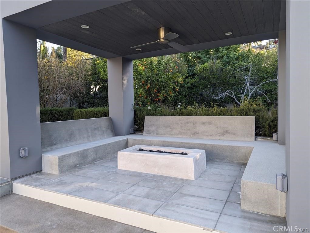 17950 Rancho Street Encino, CA 91316 - Photo 32 of 35 a view of bathtub and with trees in the background