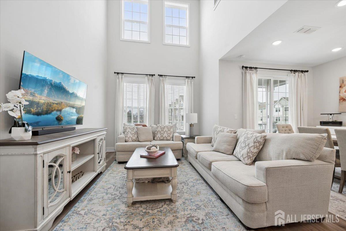 24 Depot Way Dunellen, NJ 08812 - Photo 3 of 29