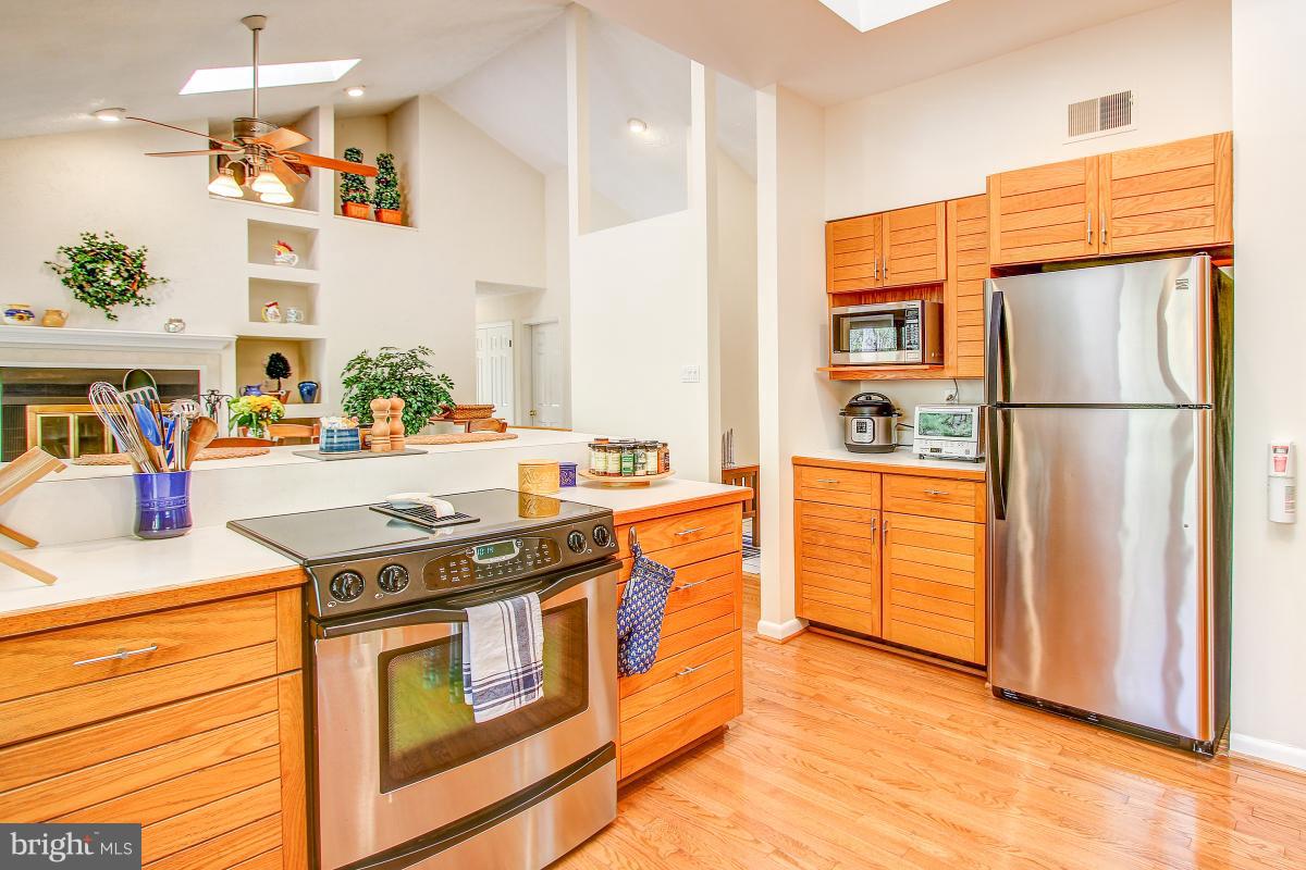 2274 Crows Nest Lane Reston, VA 20191 - Photo 12 of 30 Kitchen