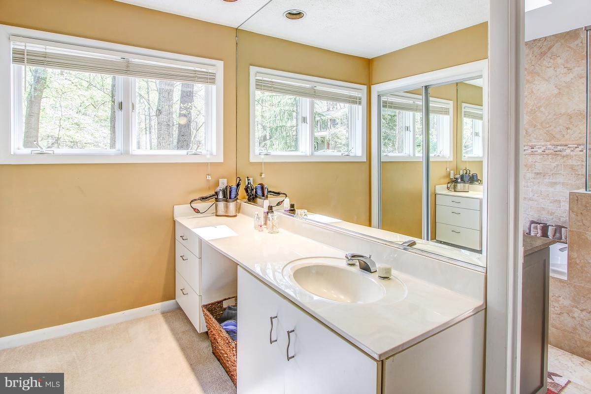 2274 Crows Nest Lane Reston, VA 20191 - Photo 20 of 30 Updated Master Bathroom!