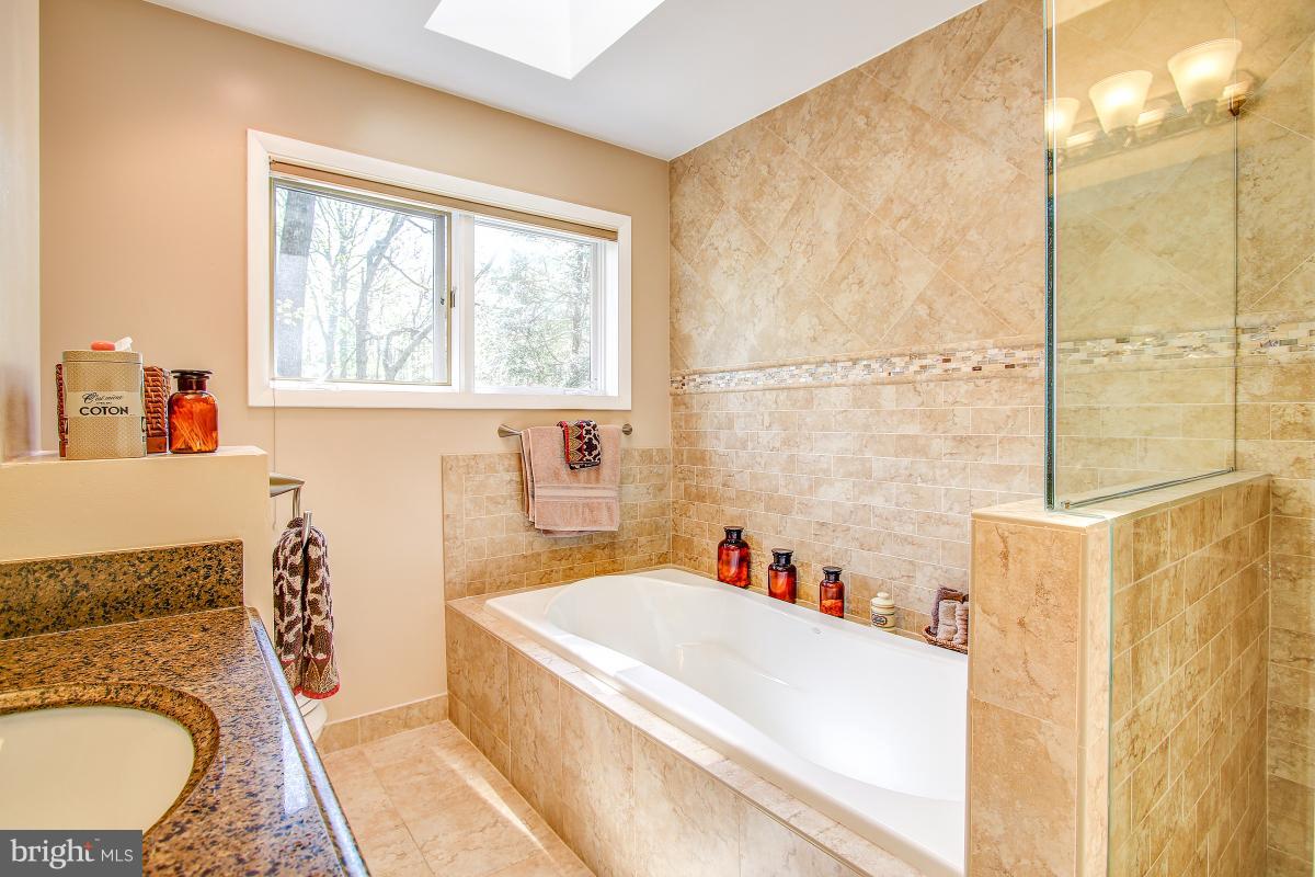 2274 Crows Nest Lane Reston, VA 20191 - Photo 21 of 30 Beautifully updated Master Bath!