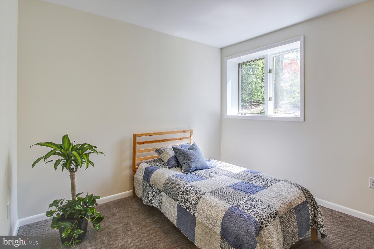 2274 Crows Nest Lane Reston, VA 20191 - Photo 23 of 30 Bedroom