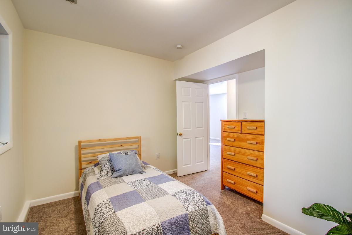 2274 Crows Nest Lane Reston, VA 20191 - Photo 24 of 30 Bedroom
