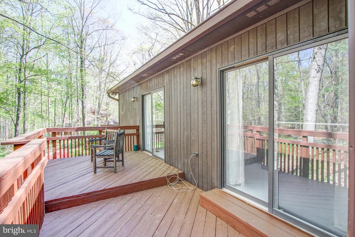 2274 Crows Nest Lane Reston, VA 20191 - Photo 28 of 30 Exterior (Rear)