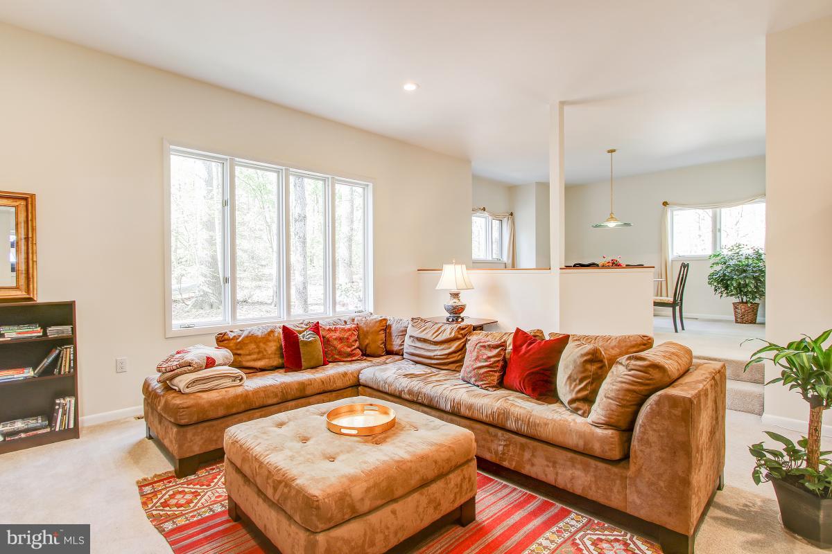 2274 Crows Nest Lane Reston, VA 20191 - Photo 6 of 30 Sunken Family Room w/ tons of light!