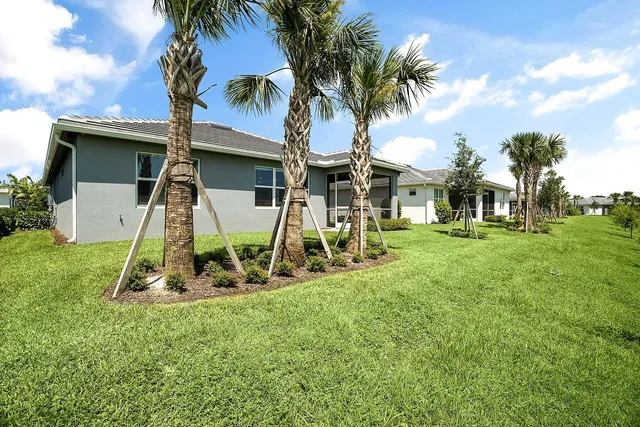 $4,000 | 8360 Beagle Terrace, Vero Beach, FL 32967