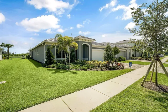 $4,000 | 8360 Beagle Terrace, Vero Beach, FL 32967