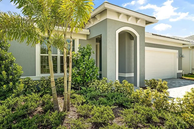 $4,000 | 8360 Beagle Terrace, Vero Beach, FL 32967