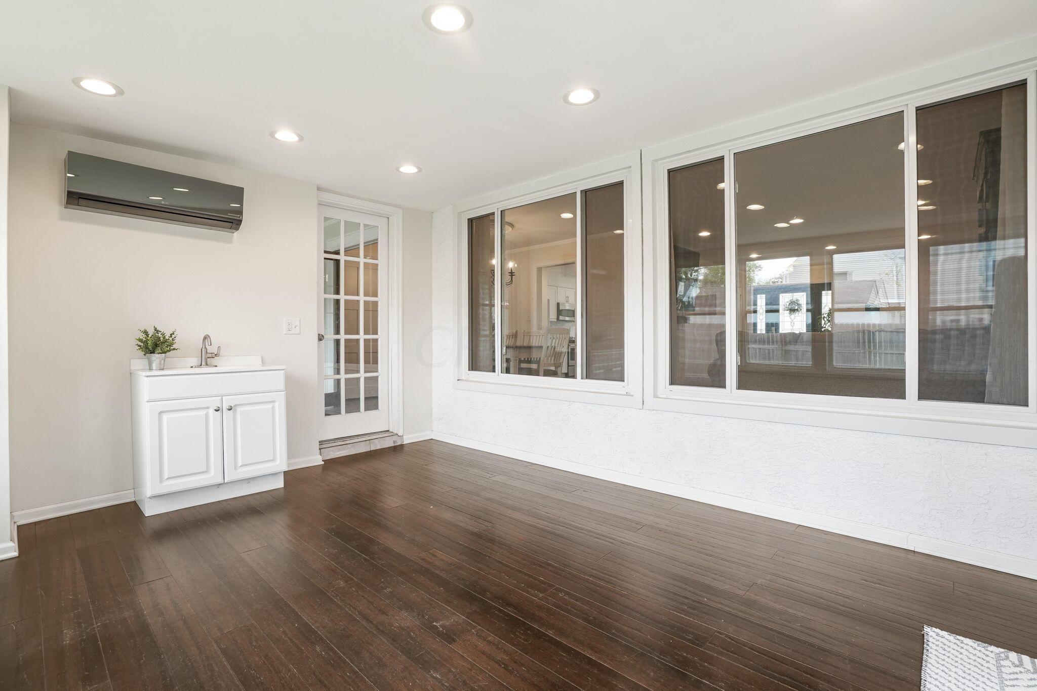184 North Merkle Road Columbus, OH 43209 - Photo 40 of 46 Florida room