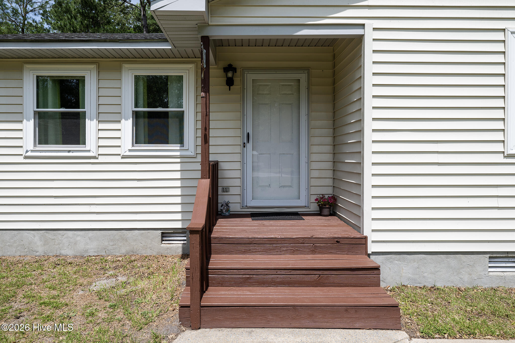 2013 Ridge Road New Bern, NC 28560 - Photo 41 of 42 Front Entry