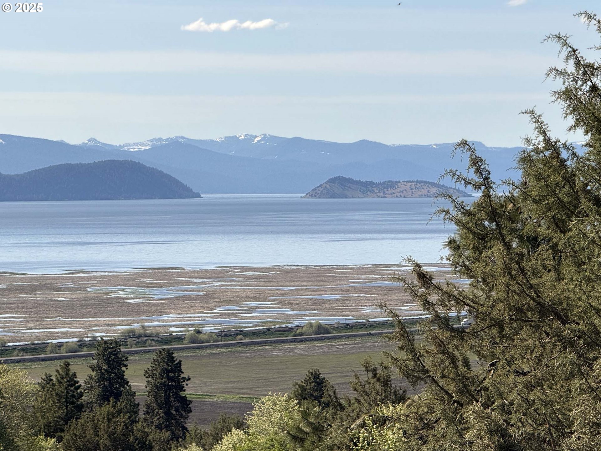Troubador Trail Klamath Falls, OR 97601 - Photo 30 of 42 a view of ocean with mountains