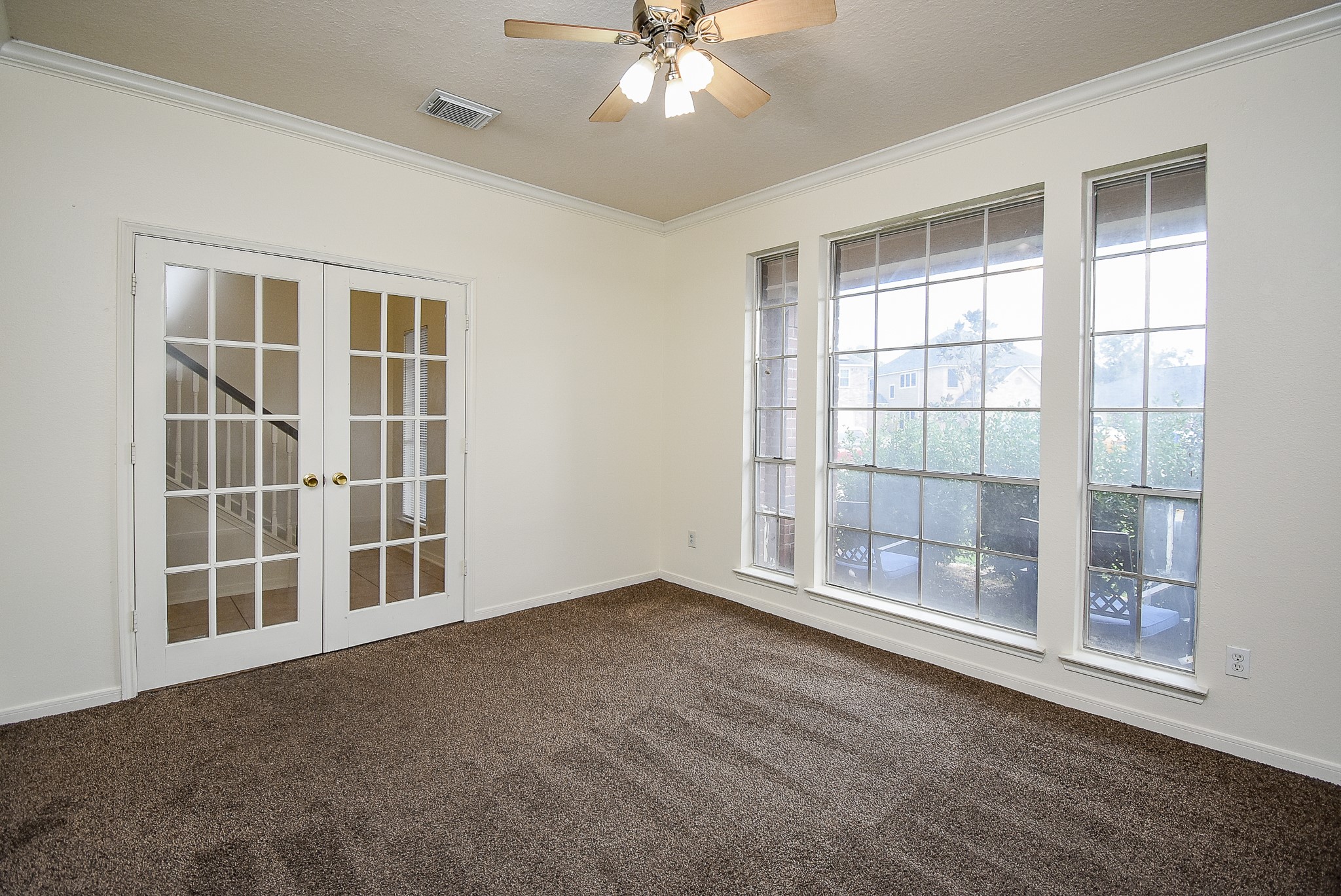 6323 Haddock Court Houston, TX 77041 - Photo 6 of 37