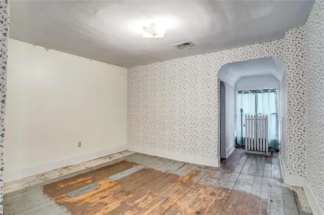 $395,000 | 522 West Maple Avenue, Independence, MO 64050