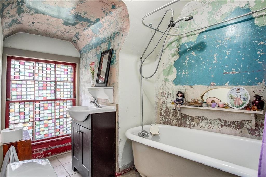 522 West Maple Avenue Independence, MO 64050 - Photo 34 of 44